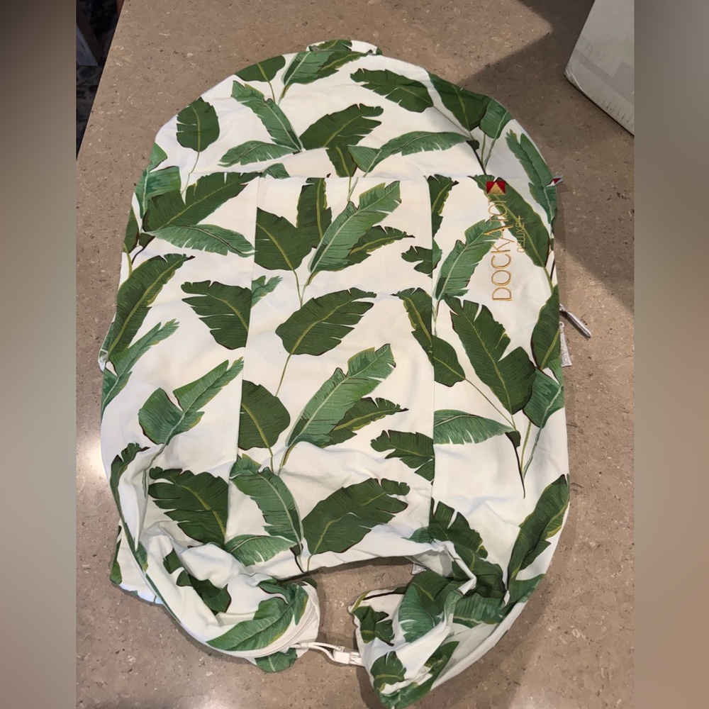 Dockatot Deluxe+ banana leaves print cover